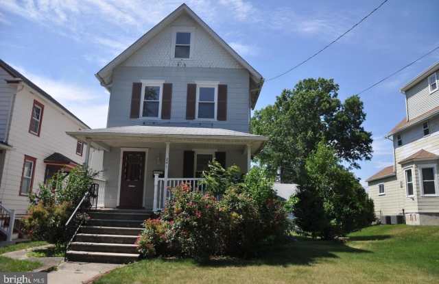 241 MAPLE AVENUE photos photos