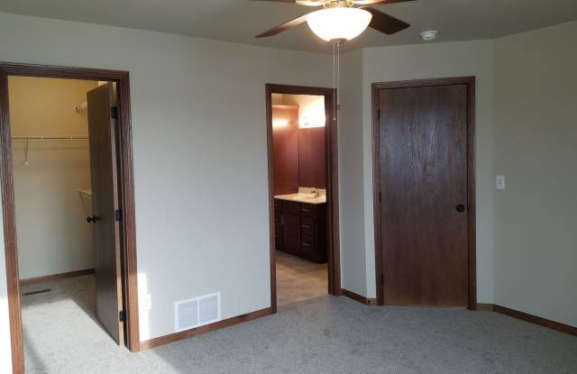 3 Bedroom / 2 Bathroom House For Rent! Gallery 3