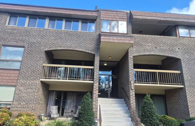 425 CHRISTOPHER Avenue Gallery 1