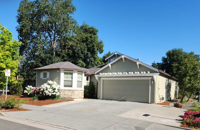 Lovely home with new carpet 3 bedrooms, 2 bathrooms located in NW Santa Rosa photos photos