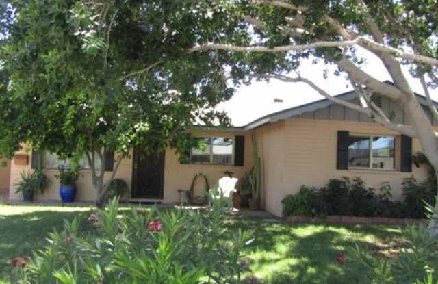 Beautiful Single story 4 bedroom 2 bath home. photos photos