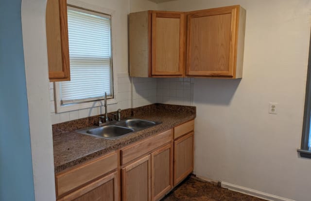 19507 Hoover Gallery 3