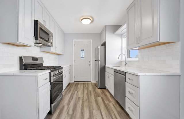 6420 N Nashville Avenue photos photos