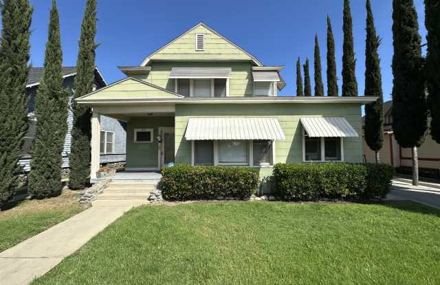 910 North Park Avenue (NEW) - 3 photos photos