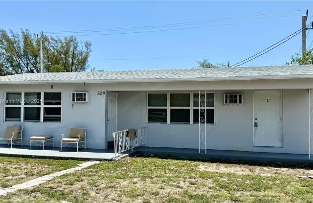 209 SW 14th St photos photos