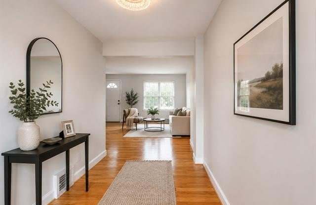 3352 Coolidge Highway Gallery 2