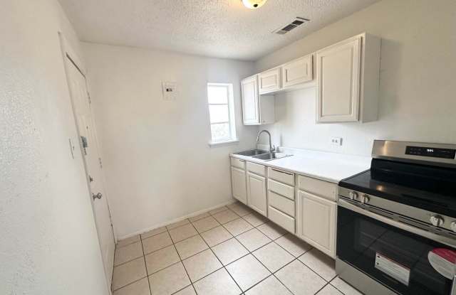2 Bedroom 1 Bathroom Ready For Rent Gallery 4