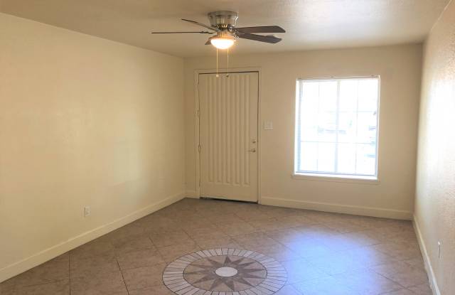 1526 W Cochise Dr Gallery 3