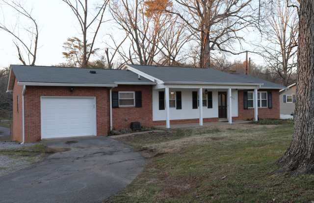 3 Bedroom / 2 Bath Home for Rent – South Knoxville - Ideal for students! Close to campus! photos photos