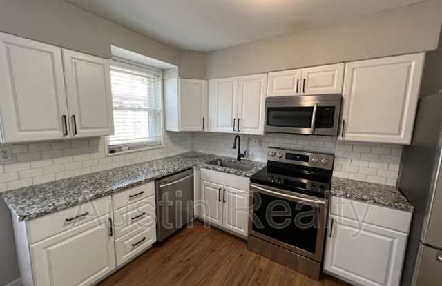 8501 Gannon Ave - 8501 Gannon Avenue, University City, MO 63132