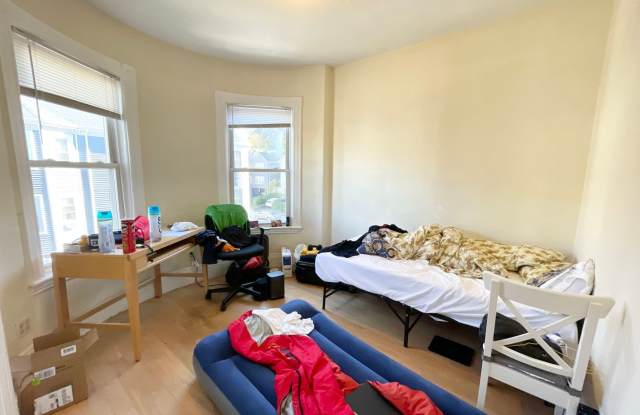 Modern 4-Bedroom on Sachem St — In-Unit Laundry • Updated Kitchen • Prime Mission Hill photos photos