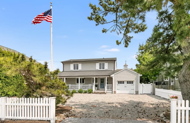 649 Main Avenue photos photos