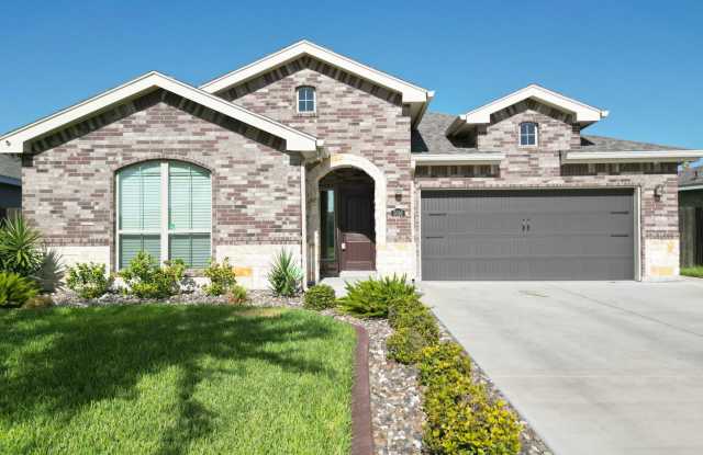 Beautiful 4b/2bath Home in Tres Lagos McAllen photos photos