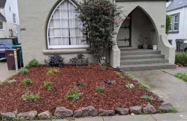 551 Aileen Street Gallery 1
