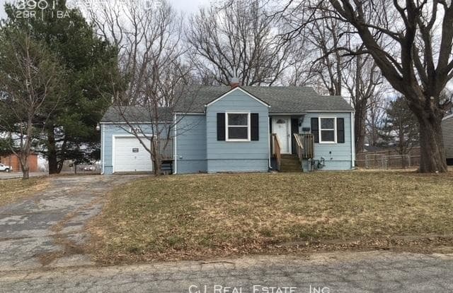 3901 Crestview Dr - 3901 Crestview Road, Independence, MO 64052