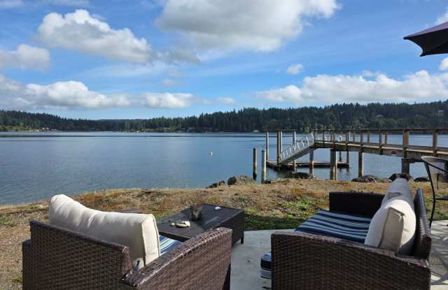 Fully Furnished beach front cabin in Bremerton with Kayaks - 8093 Lars Drive Northeast, Kitsap County, WA 98311