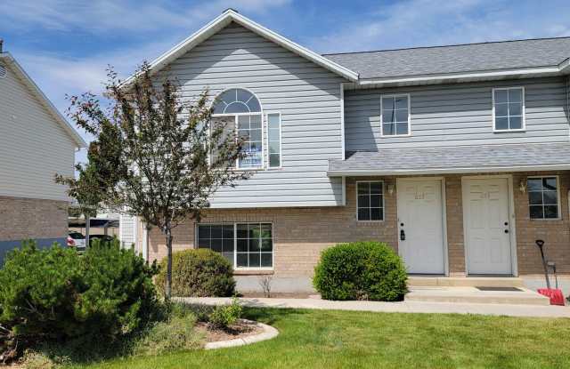 Large Spanish Fork Duplex Gallery 1