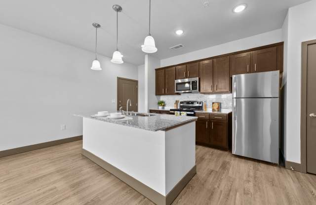 Deer Park Apartments Gallery 2