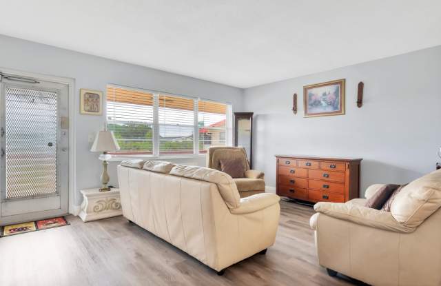 16 ANDOVER A Gallery 1
