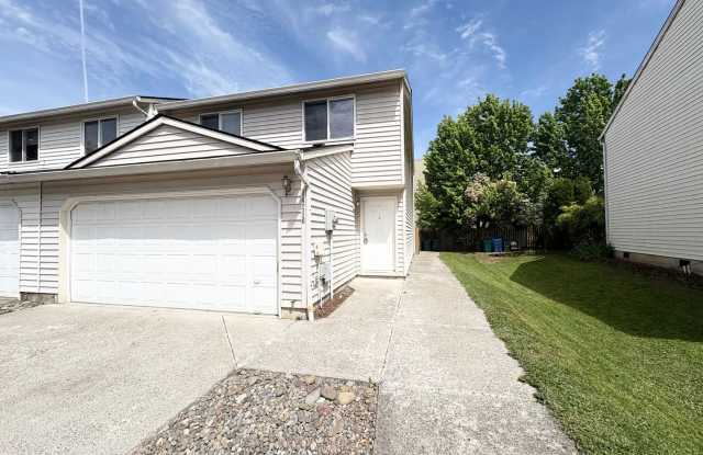 Spacious 3 bed 2.5 Bath Townhome in Cascade Park! All Appliances Included! Ceiling Fans in Every Room! Great Location! photos photos