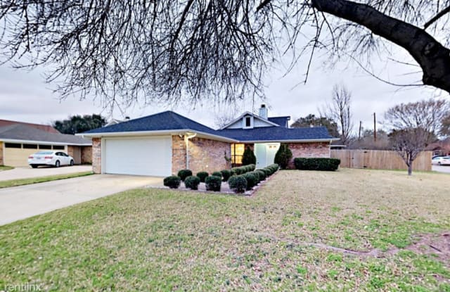 2221 Markland Street - 2221 Markland Street, Irving, TX 75060