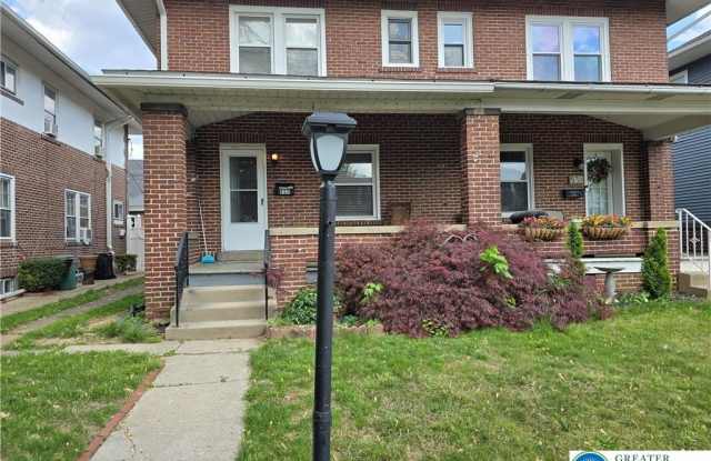 937 S Poplar photos photos