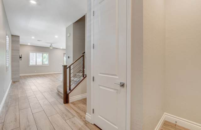 Beautiful upgraded 5-Bedroom Home In Summerlin Gated Community photos photos