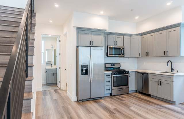 Beautiful Spacious Modern 3 Bedroom Townhome Available Now! photos photos