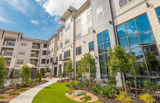 Brea Luxury Apartments Gallery 4