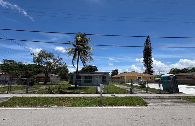 2432 NW 20th St photos photos