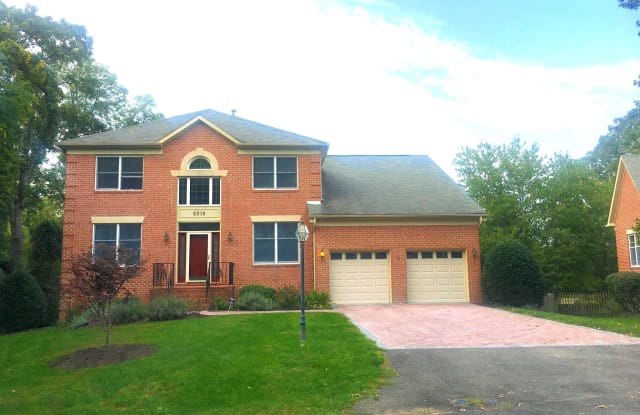 8518 ASHGROVE PLANTATION CIRCLE - 8518 Ashgrove Plantation Circle, Tysons Corner, VA 22182