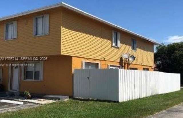 43 NE 12th Ave photos photos