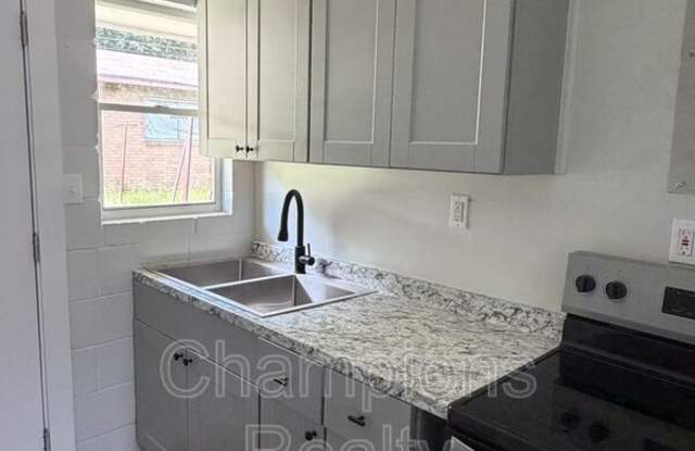 3406 Terminal Court Gallery 4