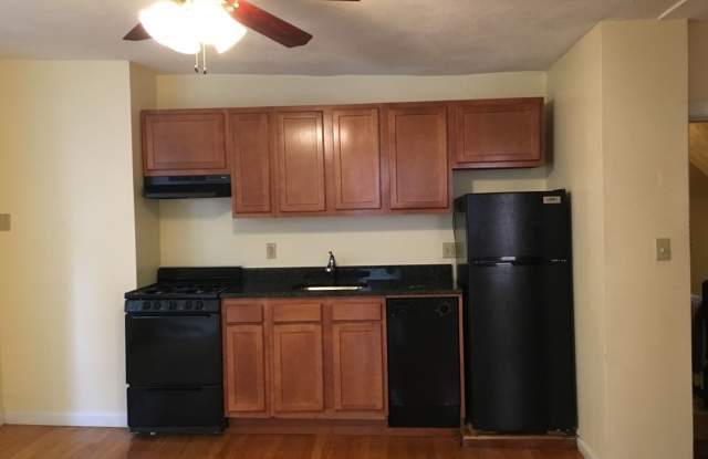 Charming 2-Bedroom Apartment in North End - NO BROKER FEE! Gallery 3