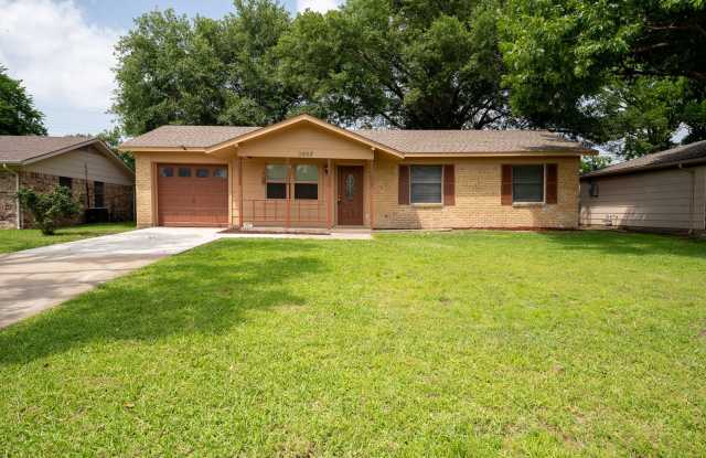 Great home for a great price in Greenville! photos photos