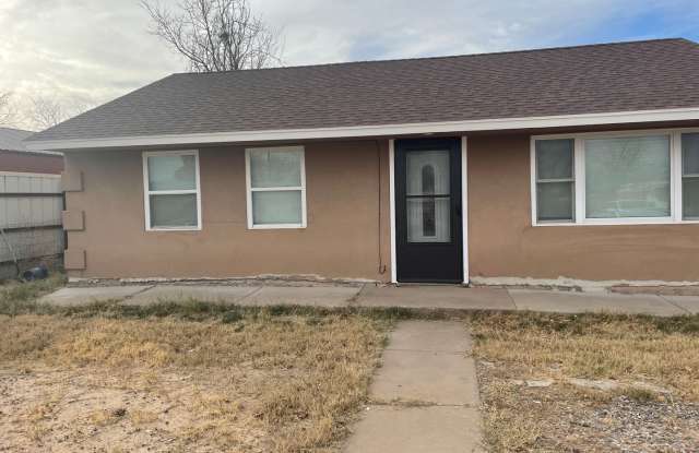 Lovely quiet neighborhood! - 512 South Aspen Avenue, Roswell, NM 88203 Lovely quiet neighborhood! - 512 South Aspen Avenue, Roswell, NM 88203