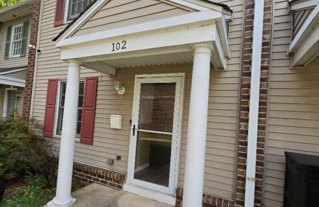 102 ROYAL COURT Lane N Gallery 2
