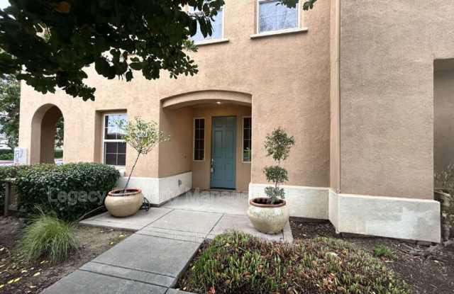 5301 E Commerce Way photos photos