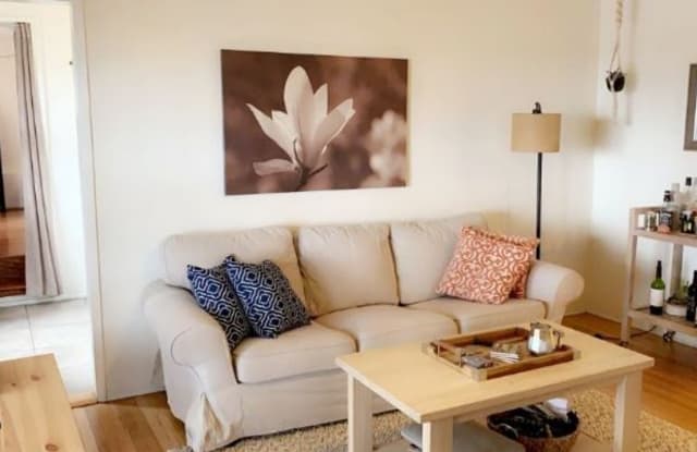 3926 1/2 California St LL - 3926 1/2 California St, San Diego, CA 92110