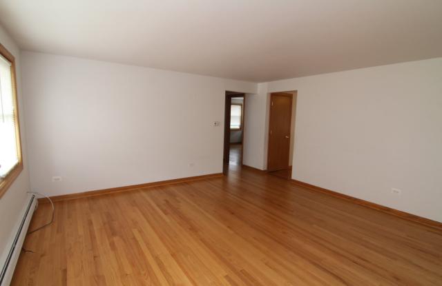 5211 North East River Road Gallery 3
