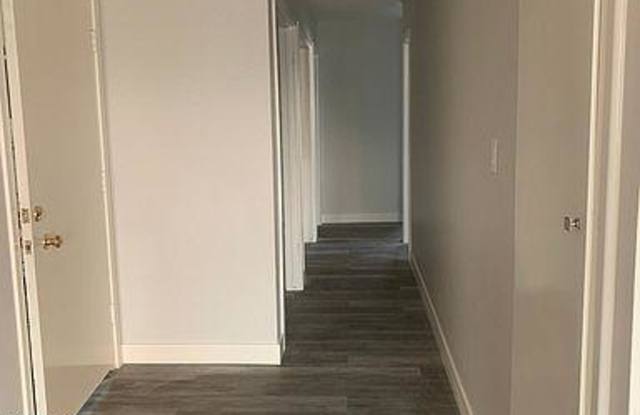 2573 Bayshore Avenue Gallery 2
