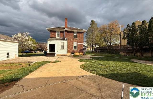 3241 Freemansburg Avenue Gallery 3