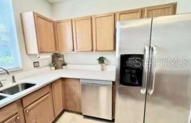 12253 COUNTRY WHITE Circle Gallery 3