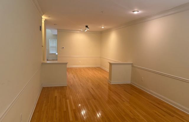Valley View Townhouse Gallery 3