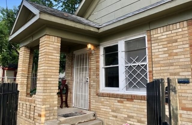 912 Mcintosh Street - 912 Mcintosh St, Houston, TX 77009