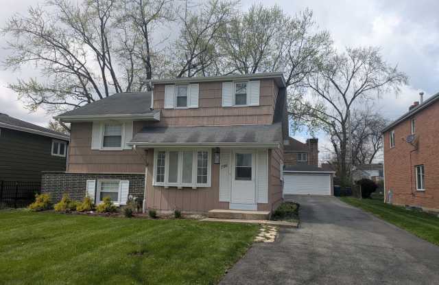 796 N ADELE Street photos photos