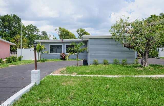 4370 Deleon Street photos photos