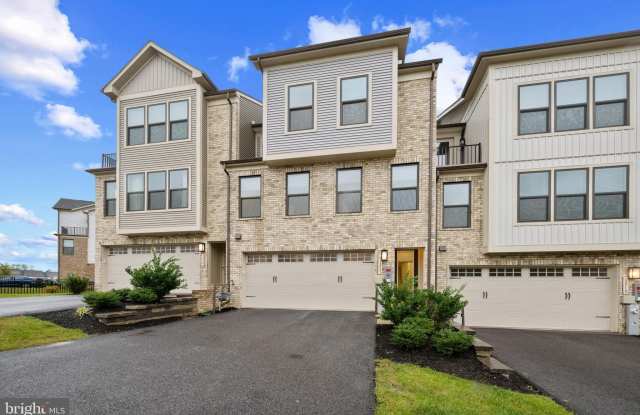 13721 HUNT VALLEY Court Gallery 2