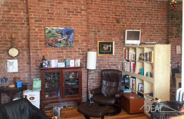 474 16th Street Gallery 3