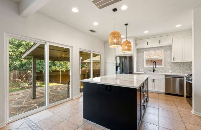 Beautiful 4 bedroom, 2.5 bathroom home in Taylor Estates!!! photos photos